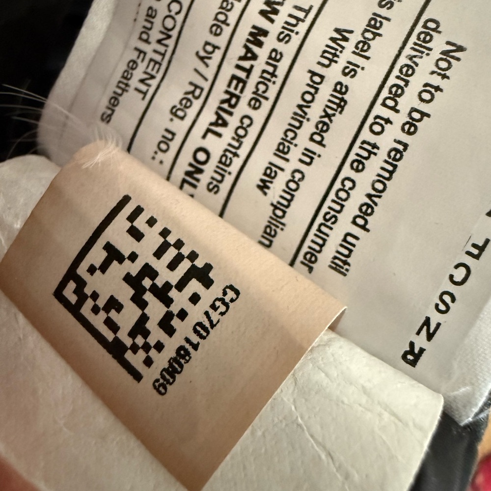 Auth. Canada Goose Kids Grizzly Snowsuit 4-5T❄️ - Picture 3 of 5